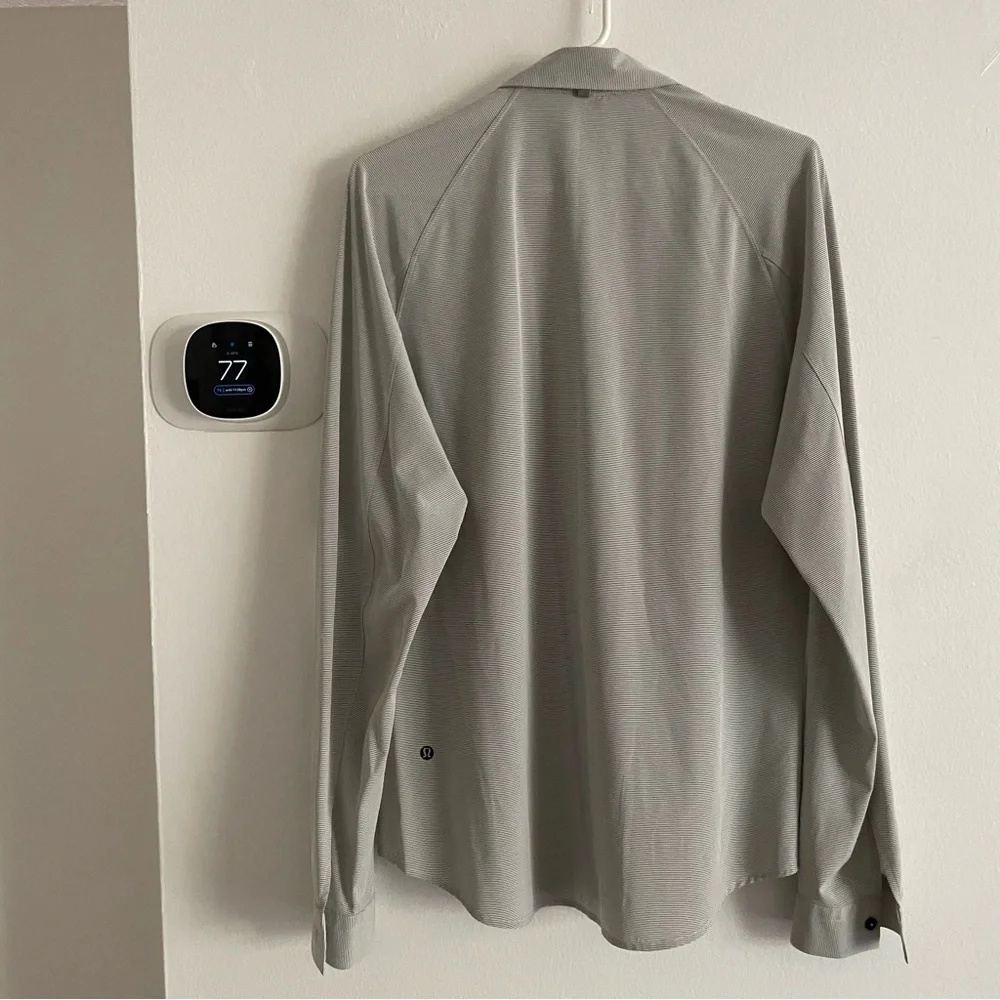 Lululemon Gray striped Long Sleeve Shirt size large